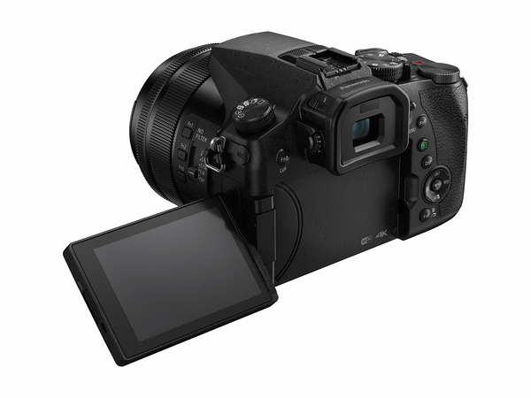 Panasonic LUMIX FZ2000 