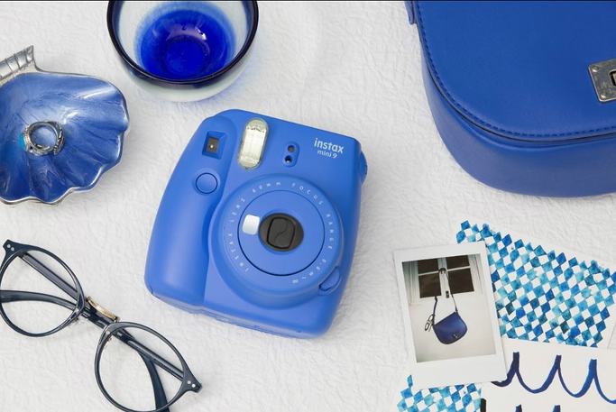 In fünf Trendfarben: Fujifilm stellt neue Sofortbildkamera instax mini 9 vor
