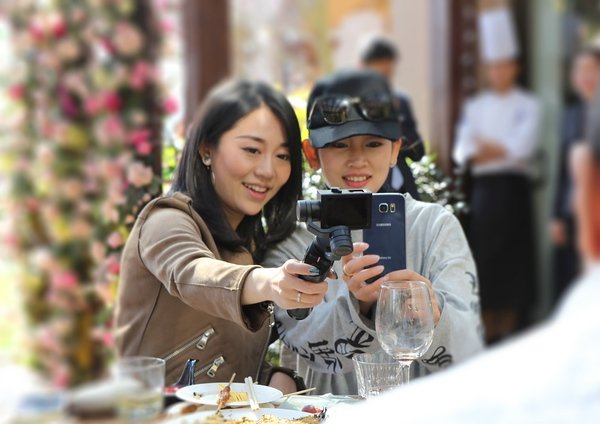 Freevision VILTA. Handheld Gimbal für verwacklungsfreie Actionaufnahmen