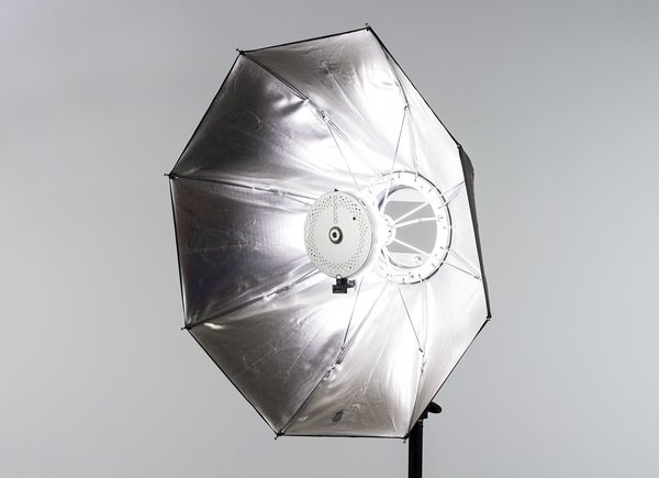 k_C-Lux_Vorderseite_leuchtend_D Neu bei Hensel: Aurora Lite Bank C LUX