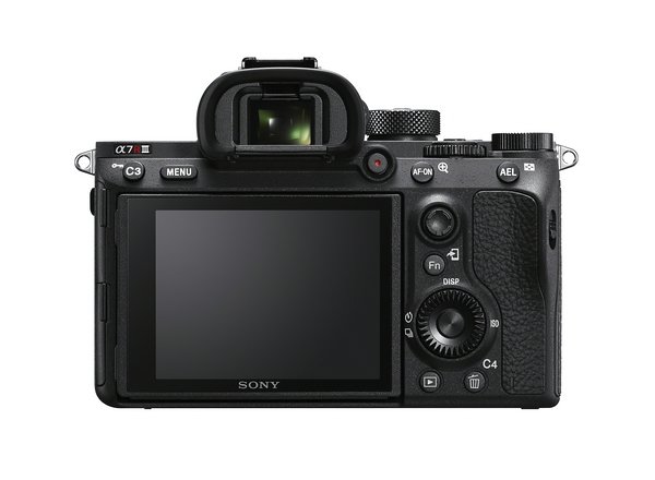 Sony: neue Vollformatkamera α7R III