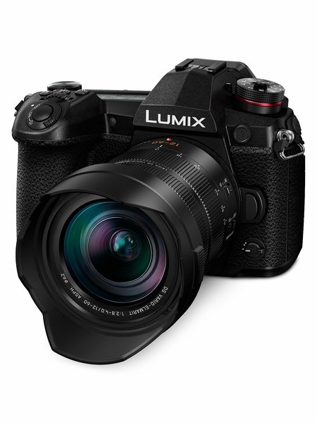 k_058_FY2017_LUMIX_G9_schraeg Panasonic präsentiert die LUMIX G9