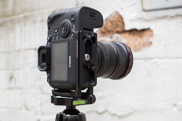 SIRUI Winkelschiene für Canon EOS 5D Mark IV jetzt erhältlich