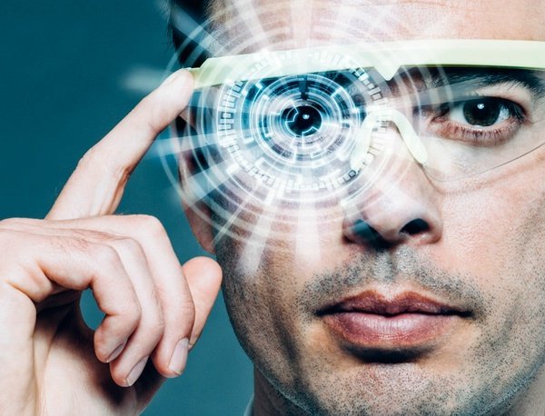 k_PIV_Trendreport_2018-2_Bild AR tritt aus dem Schatten von VR