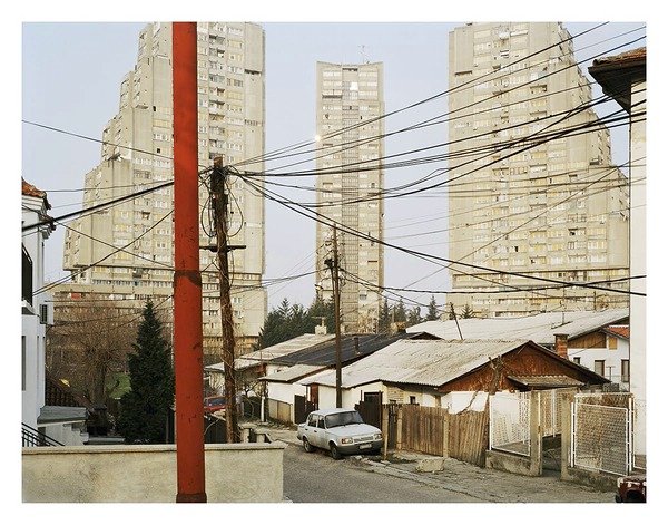 k_Bezjak_Drei-Witwen_Belgrad_2005.jpg