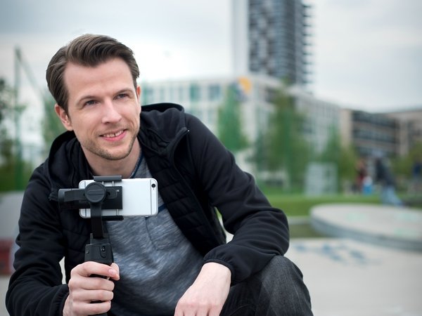 Daniel Flügger ist vom Freevision Gimbal beeindruckt Daniel Flügger ist vom Freevision Gimbal beeindruckt