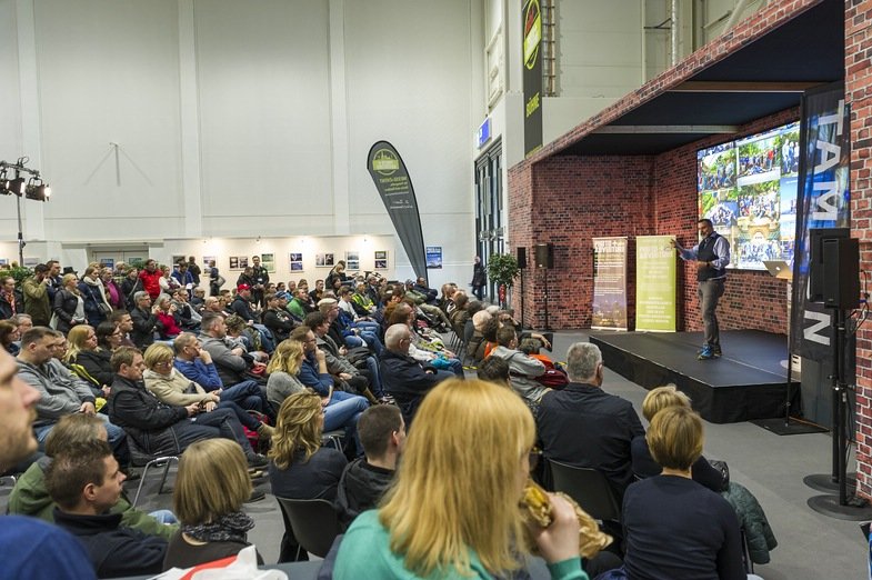 abf präsentiert Photo+Adventure. Bühnenprogramm