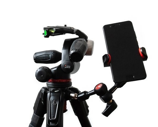 Manfrotto stellt hoch- und querformattaugliche Smartphone-Klemme vor