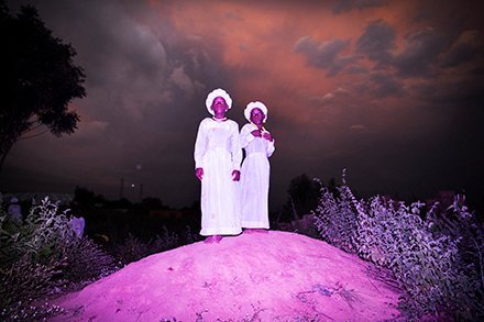 Fotoprojekt: die Nikon-Ambassadors Bénédicte Kurzen u. Sanne De Wilde