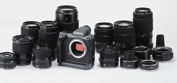 FUJIFILM GFX100: Mittelformat, spiegellos, 102 Megapixel