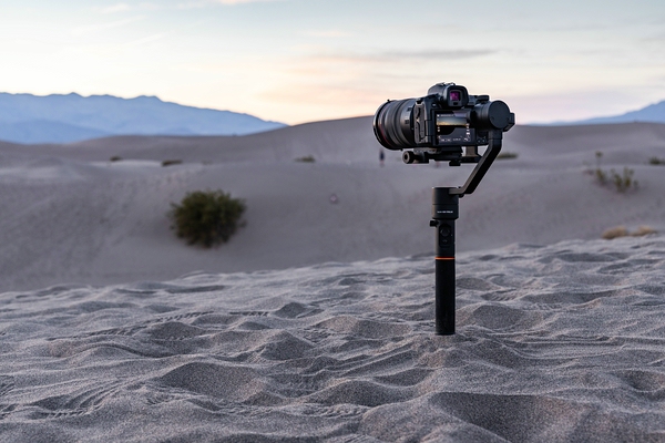 Rollei stellt Gimbal für DSLM-Kameras vor