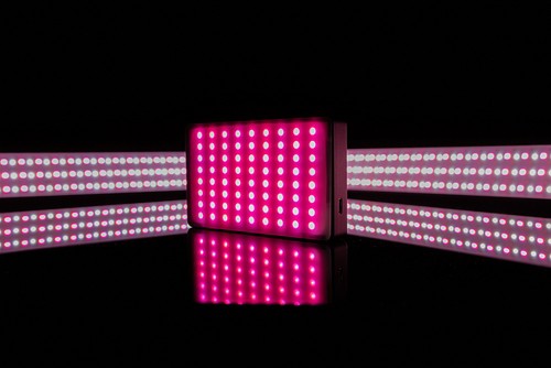 Der neue Lumen Pocket RGB von Rollei. Effekt rot auf schwarz