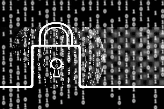 Symbolbild für Datensicherheit mit Vorhängeschloss und Binärcode im Hintergrund. Symbolbild für Datensicherheit mit Vorhängeschloss und Binärcode im Hintergrund.