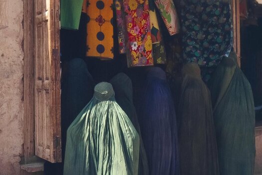 Afghanistan_Burkas.jpg