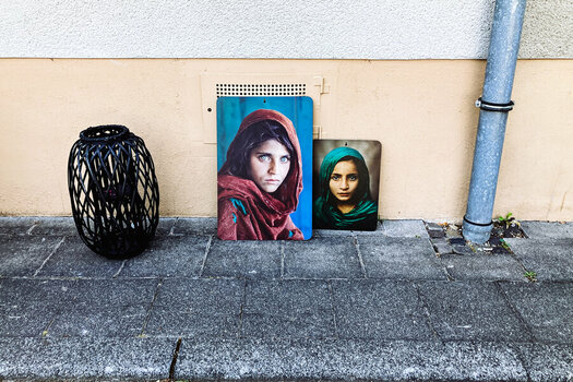 Steve-McCurry-Afghan-Girl-1080px.jpg