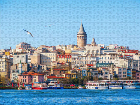 CALVENDO-Fotopuzzle mit Blick über Istanbul mit Moscheen und Bosporus.