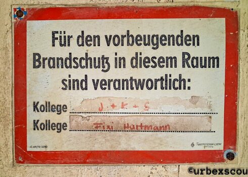 Porzellanfabrik-Handy-20-web.jpg