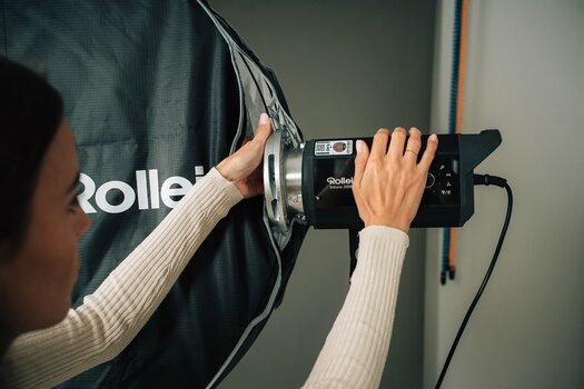Rollei Quick Folding Striplight 25 × 100 mit Grid am Soluna 200B Rollei Quick Folding Striplight 25 × 100 mit Grid am Soluna 200B