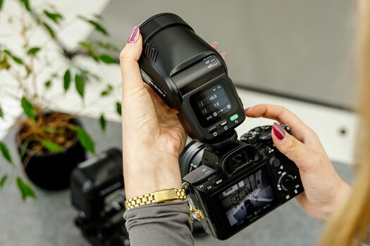 Rollei HS Freeze 46 Lite mit Touchdisplay auf einer Sony-Kamera Rollei HS Freeze 46 Lite mit Touchdisplay auf einer Sony-Kamera