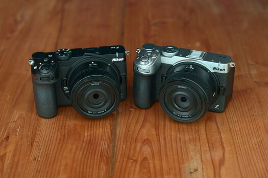Nikon Z5IIC in Schwarz und Silber
