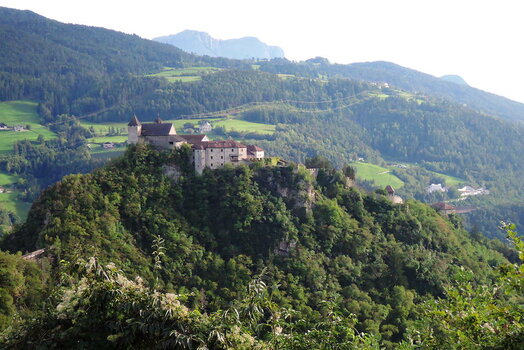 260900_0005_low.jpg 260900_0005_low.jpg