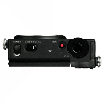 Oberseite der Sigma FP2 mit Bedienelementen und Umschalter zwischen STILL und CINE. Oberseite der Sigma FP2 mit Bedienelementen und Umschalter zwischen STILL und CINE.