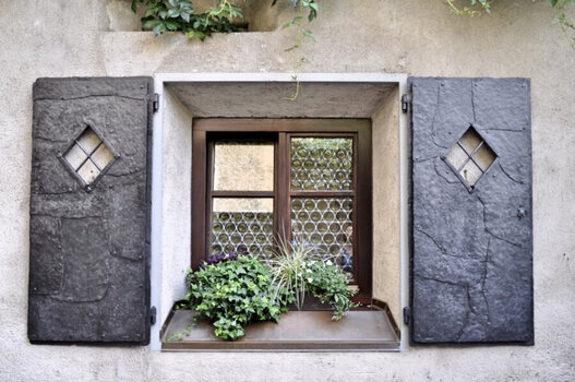 Fenster mit Flügel.jpg