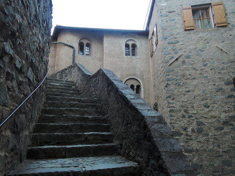 260900_0051_low.jpg