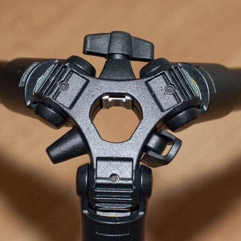 2009-04-04 Manfrotto 055CX3-4.jpg