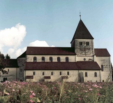 Alte Inselkirche Reichenau.jpg