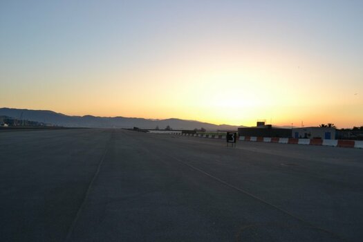 gibraltar_runway_15.jpg