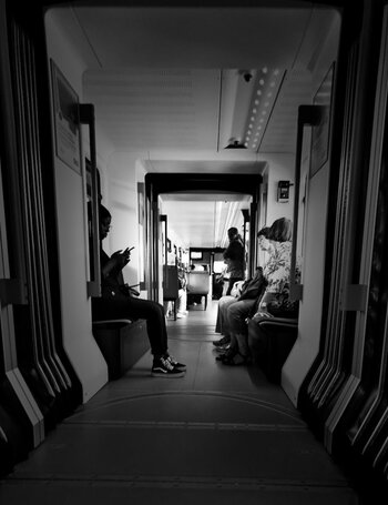 Schwebebahn_PEOPLE.jpg