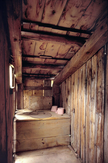 BAD-BLEIBERG_Tagelöhnerhaus_3-Lärchen-20_x-25A[1989]_Abort_1200px.jpg