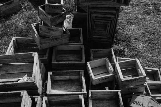 Holzkisten_BW.jpg