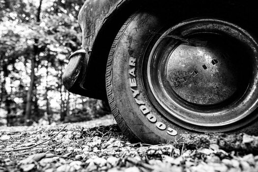 20200607_Autofriedhof_Neanderthal_bw_340_Z06_0556.jpg