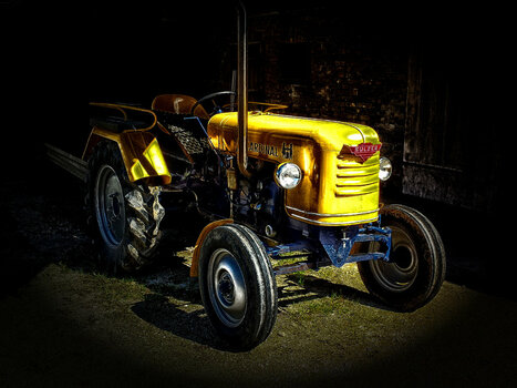 Sulzer Traktor_Seitenansicht_3.jpg