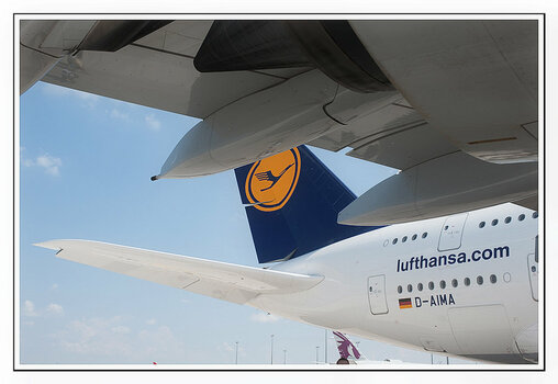 Airbus_A380-841.jpg