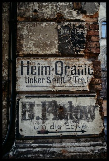comp_Hinweisschilder Berlin 1995_022.jpg
