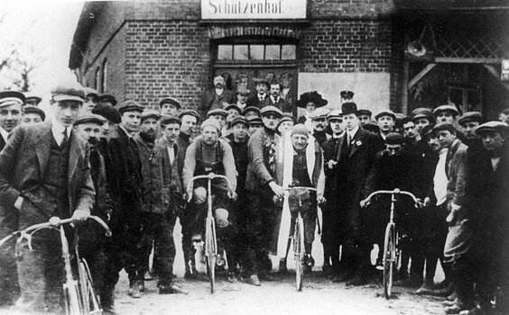 14,4 Siegerehrung am Schützenhof Kieler Straße 111.jpg