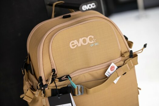 k_@Ole Wittrock - EVOC CP 26l gold - Ausschnitt.jpg k_@Ole Wittrock - EVOC CP 26l gold - Ausschnitt.jpg