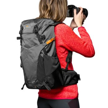 k_Camera-Backpack-Lowepro- Photosport III_LP37343-PWW_use2.jpg k_Camera-Backpack-Lowepro- Photosport III_LP37343-PWW_use2.jpg