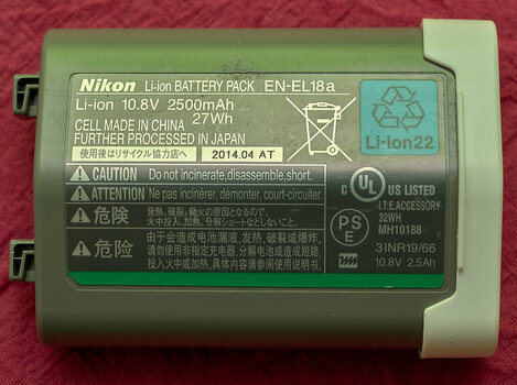 Original Nikon EN-EL18a