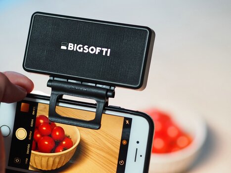 LED-Lampe BIGSOFTI auf Smartphone 