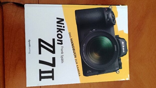 Nikon_Z7II_Handbuch.jpg