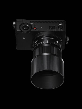 Produktbild 90mm F2.8 DG DN | Contemporary Premium-Objektiv Produktbild 90mm F2.8 DG DN | Contemporary Premium-Objektiv