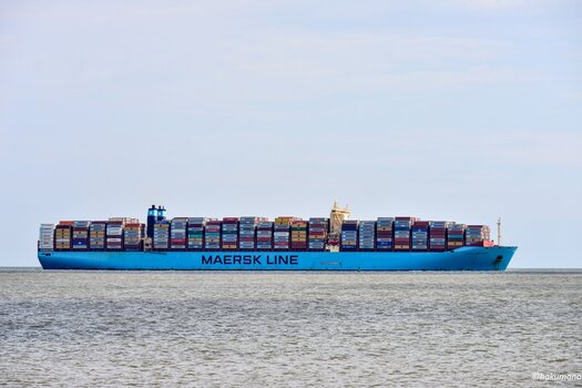Containerschiff.jpg