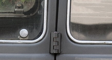 ar-284-02.jpg