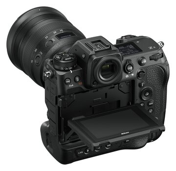 Produktbild Nikon Z 9 mit NIKKOR Z 24-70 2.8 mit Tilt Monitor Rückseite