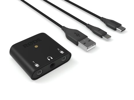 Produktbild RØDE AI-Micro mit verschiedenen USB-Kabeln (Lieferumfang)