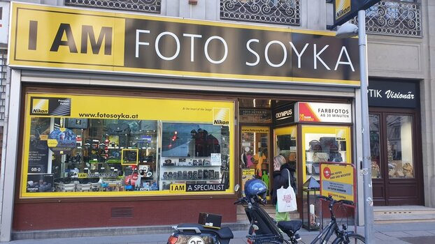 NIKON SHOP.jpg